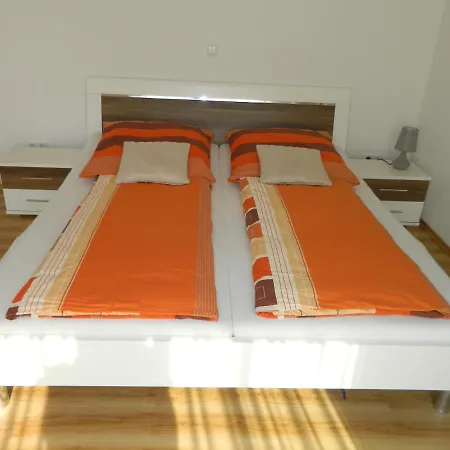 Gaestehaus Borniger Gau-Weinheim